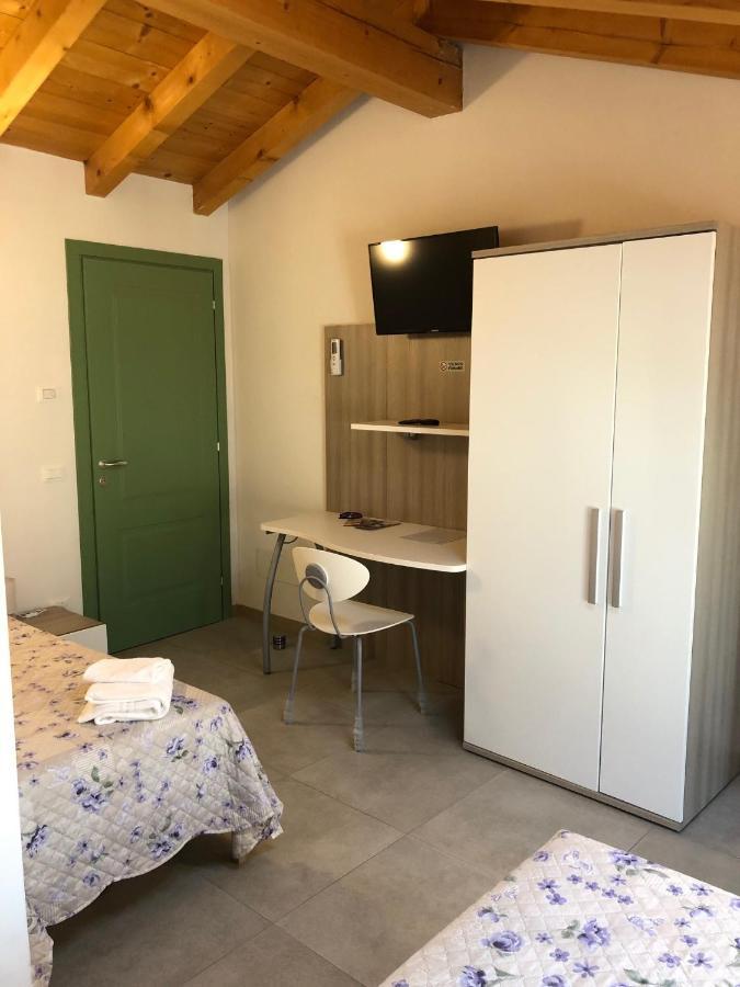 La Casa Della Ada Hotel Castelnuovo del Garda Buitenkant foto