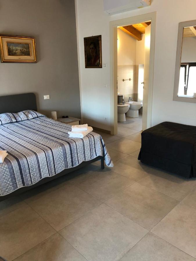 La Casa Della Ada Hotel Castelnuovo del Garda Buitenkant foto