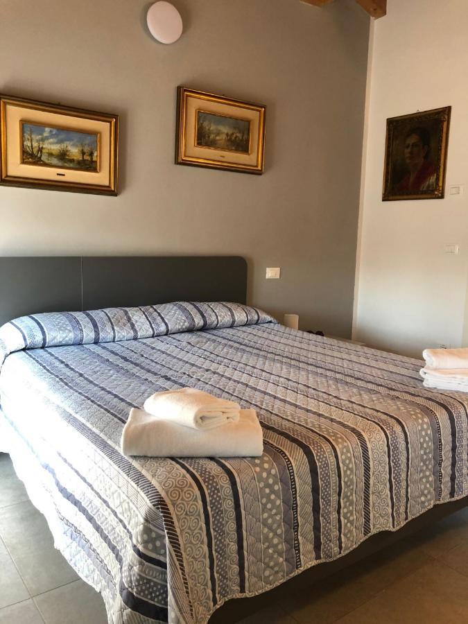La Casa Della Ada Hotel Castelnuovo del Garda Buitenkant foto