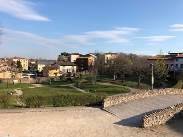 La Casa Della Ada Hotel Castelnuovo del Garda Buitenkant foto